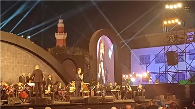 محمد محسن يفتتح حفل مهرجان الموسيقى العربية بأغنية أهو ده اللى صار