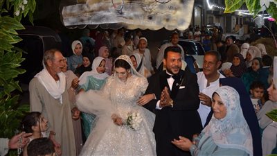 أحمد فودة يهنئ أبناء عمومته بمناسبة حفل زفافهما