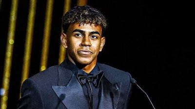 لامين يامال يفوز بجائزة أفضل لاعب صاعد في 2024 