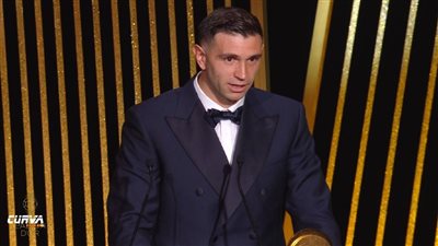 مارتينيز يتوج بجائزة أفضل حارس فى العالم 2024