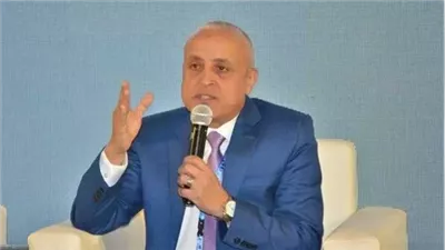 محافظ الأقصر يبحث تخطيط ازدواج طريق مصر أسوان الزراعى وإزالة المعوقات به