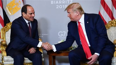 الرئيس السيسي مهنئًا ترامب: نتطلع لأن نصل سويًا لإحلال السلام والاستقرار الإقليمى