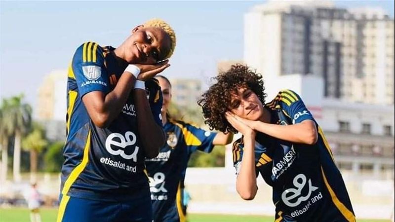 لاعبات الأهلي