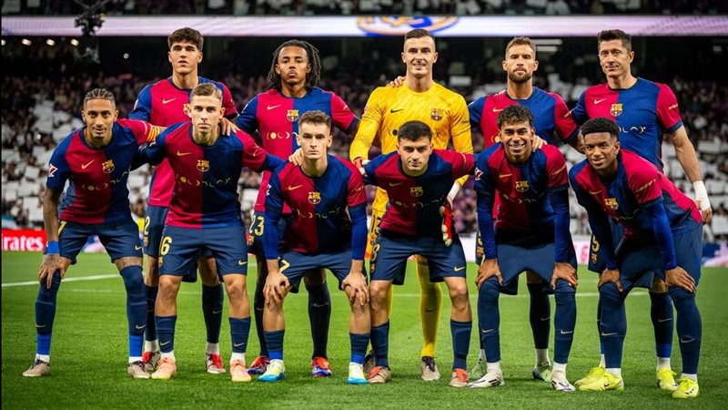 لاعبي برشلونة