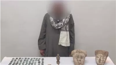 الداخلية تضبط 409 قطع أثرية بحوزة شخص بأسيوط