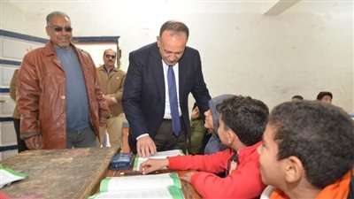 محافظ أسيوط يتفقد مدرسة بصرة الابتدائية المشتركة بمركز الفتح
