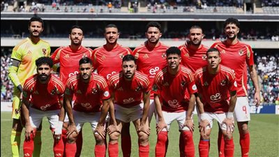 الشحات وتاو ووسام يقودون هجوم الأهلي أمام المصري في الدوري