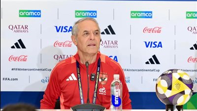 كولر يجري تعديلات على تشكيل الأهلي في قمة الدوري