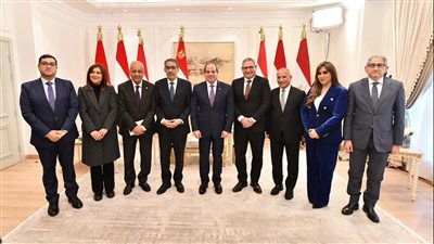 انفوجراف.. أبرز تصريحات الرئيس السيسي خلال لقائه بعدد من سيدات ورجال الصحافة والإعلام ورئيس الهيئة العامة للاستعلامات 