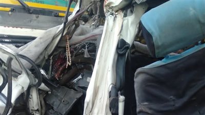 مصرع 13 شخصًا وإصابة 2 فى حادث تصادم سيارة نقل بميكروباص بأسيوط