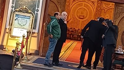 بدء عزاء الفنان نبيل الحلفاوى بمسجد الشرطة وأشرف زكى أول الحضور