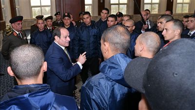 الرئيس السيسي يشهد كشف الهيئة للطلاب المتقدمين للالتحاق بالكليات العسكرية