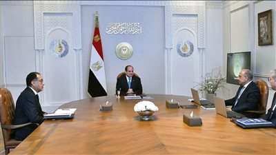 الرئيس السيسي يشدد على أهمية الالتزام بتنفيذ الأعمال فى 
