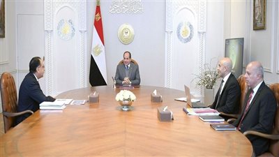 الرئيس السيسي يستعرض إجراءات الحكومة للتغلب على تحديات العملية التعليمية