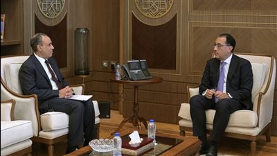 رئيس الوزراء يتابع مع وزير الخارجية مشروعات التعاون مع الدول الأفريقية