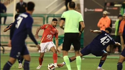 الأهلي يسقط في فخ التعادل السلبي مع إنبى بالدوري