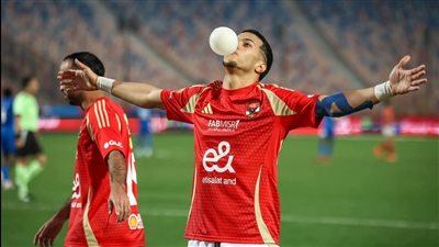 بالونة بيضاء.. احتفال مثير للجدل من إمام عاشور بعد هدفه فى سموحة 