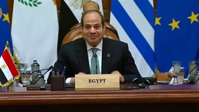 الرئيس السيسي: القمة الثلاثية تجسد العلاقات التاريخية بين شعوبنا