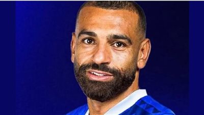 تركى آل الشيخ يثير الجدل بنشر صورة لـ محمد صلاح بقميص الهلال السعودي