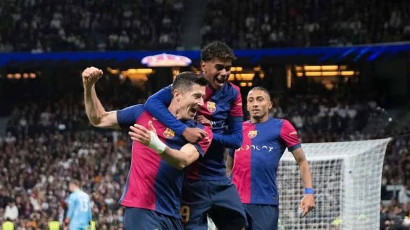 لاعبي برشلونة