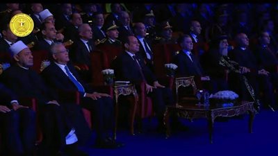 الرئيس السيسي يشاهد عروضًا فنية خلال حفل عيد الشرطة الـ 73