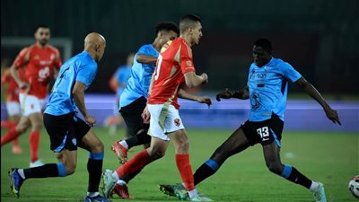 الأهلي يفوز على غزل المحلة بهدف في الدوري
