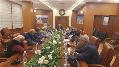 محافظ بورسعيد يشدد على رؤساء الأحياء بالمتابعة الميدانية للنظافة