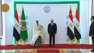 بث مباشر.. الرئيس السيسي يستقبل الوفود المشاركة بالقمة العربية الطارئة