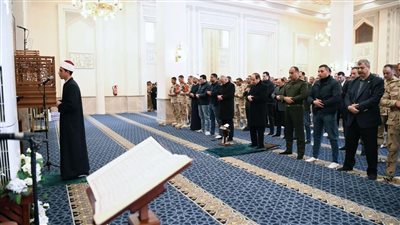 الرئيس السيسي يتفقد الأكاديمية العسكرية ويؤدى صلاة الجمعة مع الطلاب