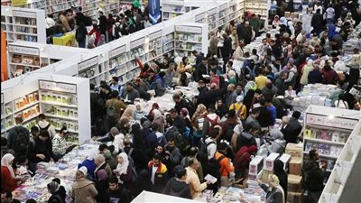 معرض القاهرة الدولي للكتاب يفتح أبوابه للزوار في يومه الثالث
