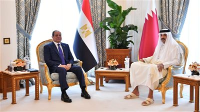 الرئيس السيسي وأمير قطر يؤكدان ضرورة إعادة إعمار غزة دون تهجير الفلسطينيين
