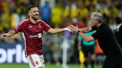 استبعاد علي معلول من قائمة الأهلي لمواجهة صن داونز في دوري أبطال أفريقيا