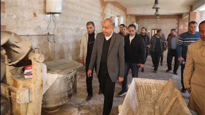 محافظ المنيا يتفقد مجمع المخابز فى أبو قرقاص ويوجه بضرورة تطويره