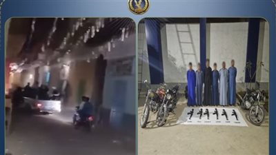 المتهمون بحوزتهم الأسلحة المضبوطة  