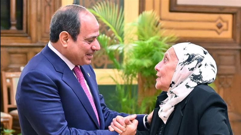 الرئيس السيسي أثناء