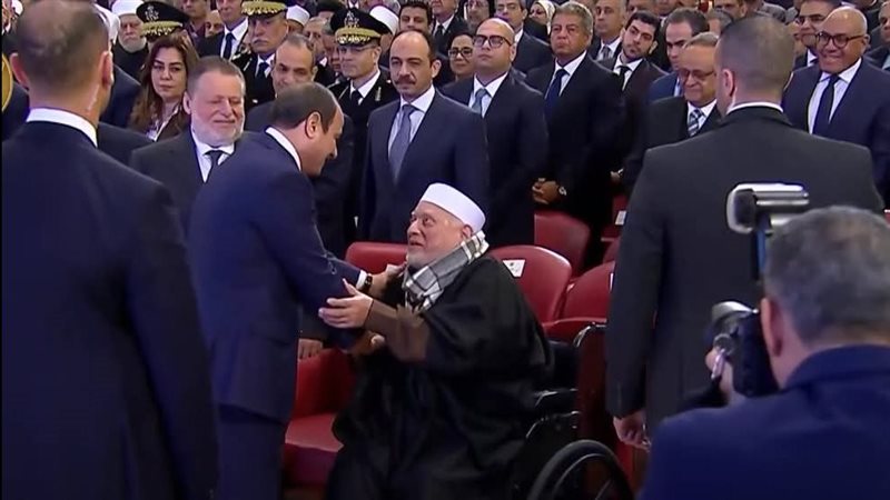جانب من المصافحة