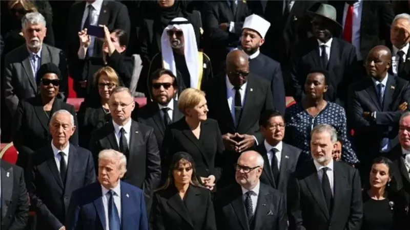 جانب من جنازة البابا