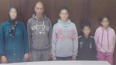 ضبط أسرة اقتحمت مكتبة وتعتدي على مالكها بسلاح أبيض في المرج