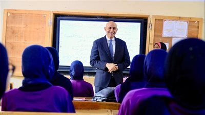 جولة مفاجئة لوزير التعليم بمدارس الجيزة لمتابعة انتظام الدراسة