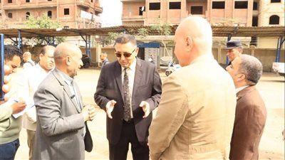 محافظ القليوبية يوجه بسرعة إنجاز المشروعات المتعثرة بكفر شكر