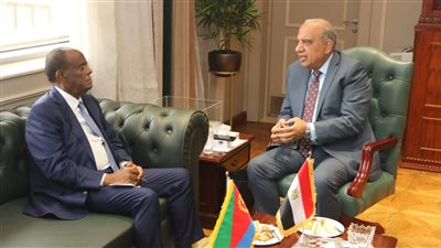 وزير الكهرباء والطاقة المتجددة يبحث مع مستشار رئيس دولة إريتريا للشئون الاقتصادية ووزير التجارة والصناعة الإريتيرى سبل دعم وتعزيز التعاون والشراكة في مجالات الطاقة المتجددة