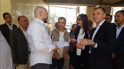 وزيرة الثقافة ومحافظ أسوان يتفقدان المواقع الثقافية بالمحافظة