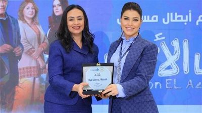 وزيرة التضامن تكرم الفنانة جومانا مراد  