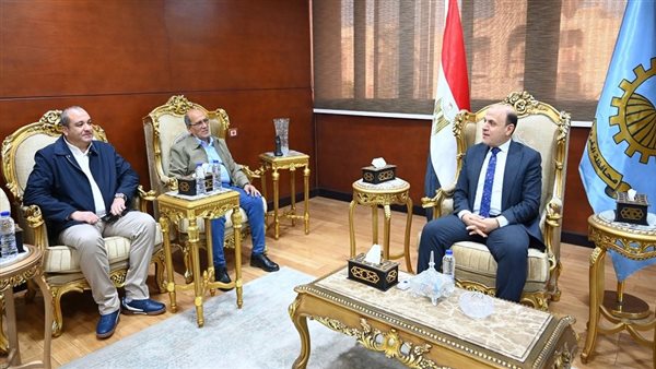 محافظ الغربية خلال لقاء رئيس الشركة القابضة لمياه الشرب والص