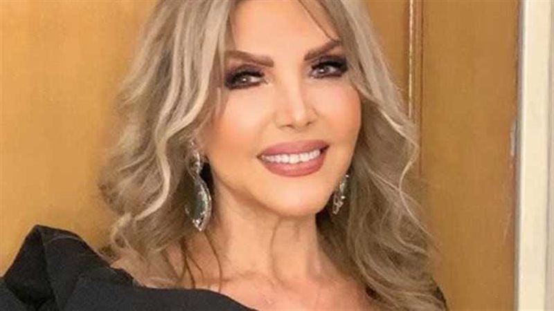 الفنانة نادية مصطفى