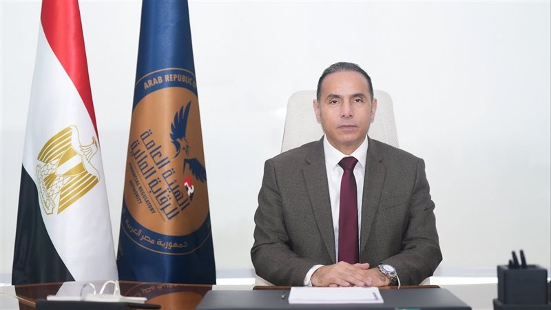 الدكتور إسلام عزام،رئيس