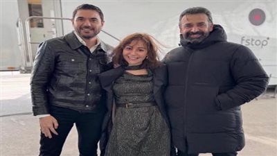 كريم عبد العزيز: منة شلبي فرد من العائلة.. ومشاركتها في 