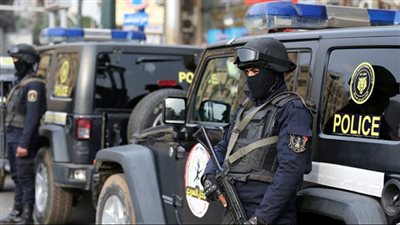 ضبط 3 تجار مواد مخدرة بحوزتهم حشيش وآيس وهيروين بالجيزة
