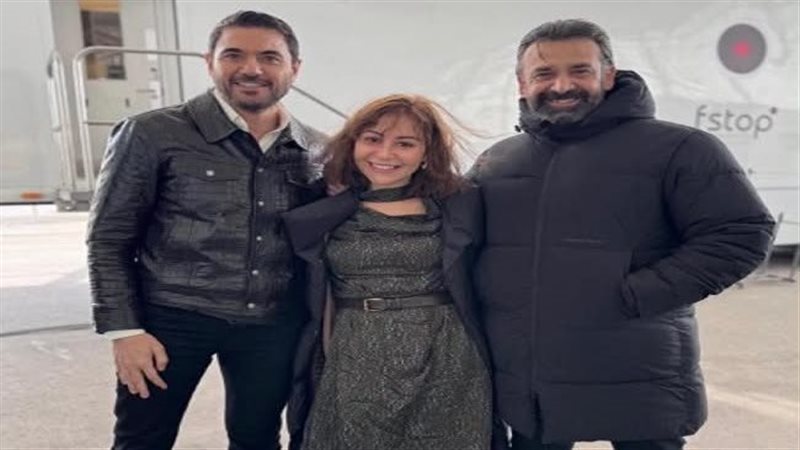 كريم عبد العزيز ومنة شلبي وأحمد عز