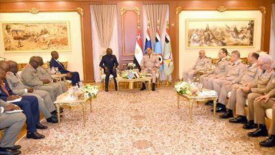 الفريق أشرف سالم زاهر يلتقى نائب رئيس الوزراء ووزير الدفاع بالكونغو الديمقراطية